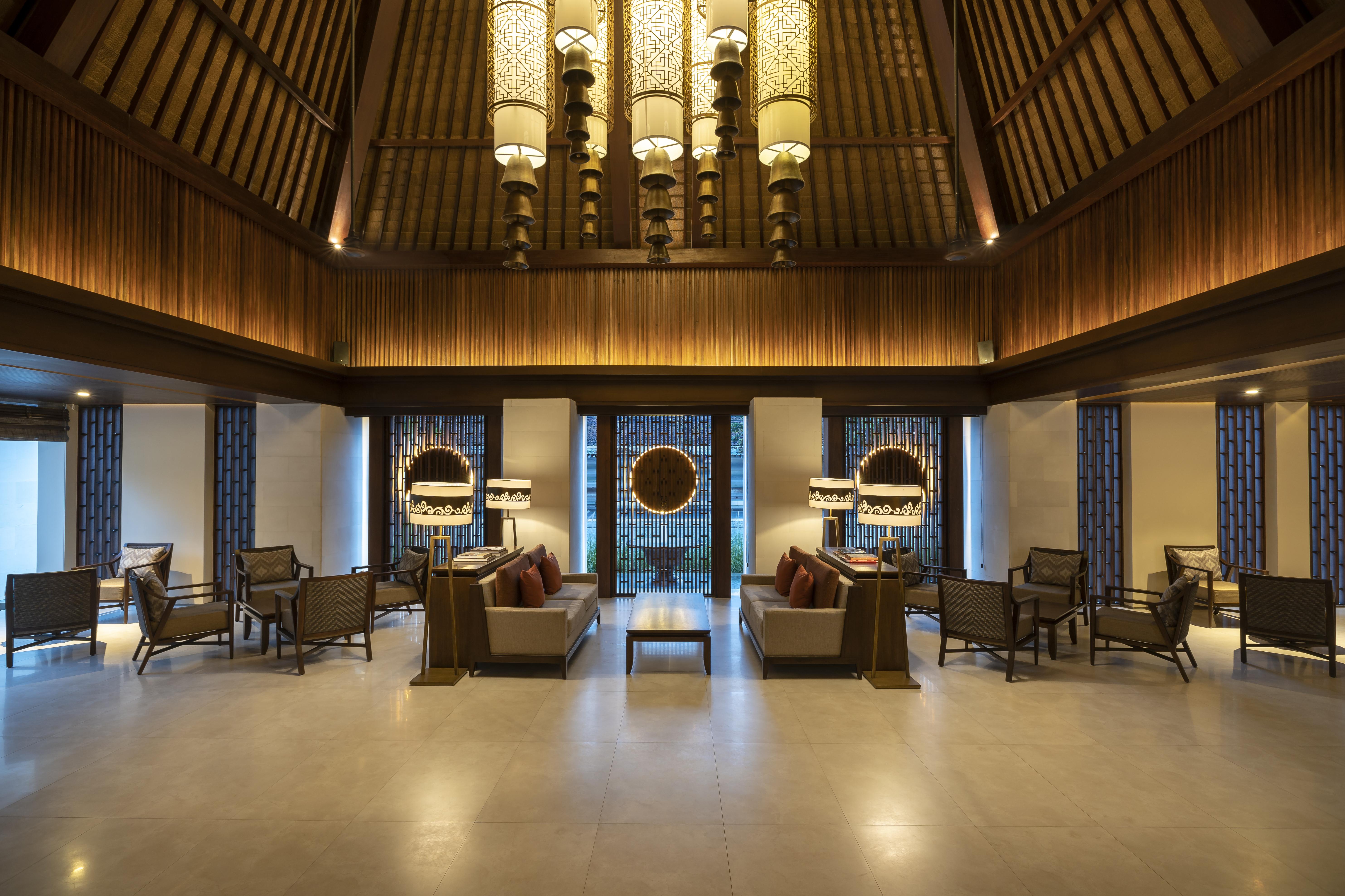Ramayana Suites&Resort Kuta Lombok Exterior foto The interior of the lounge