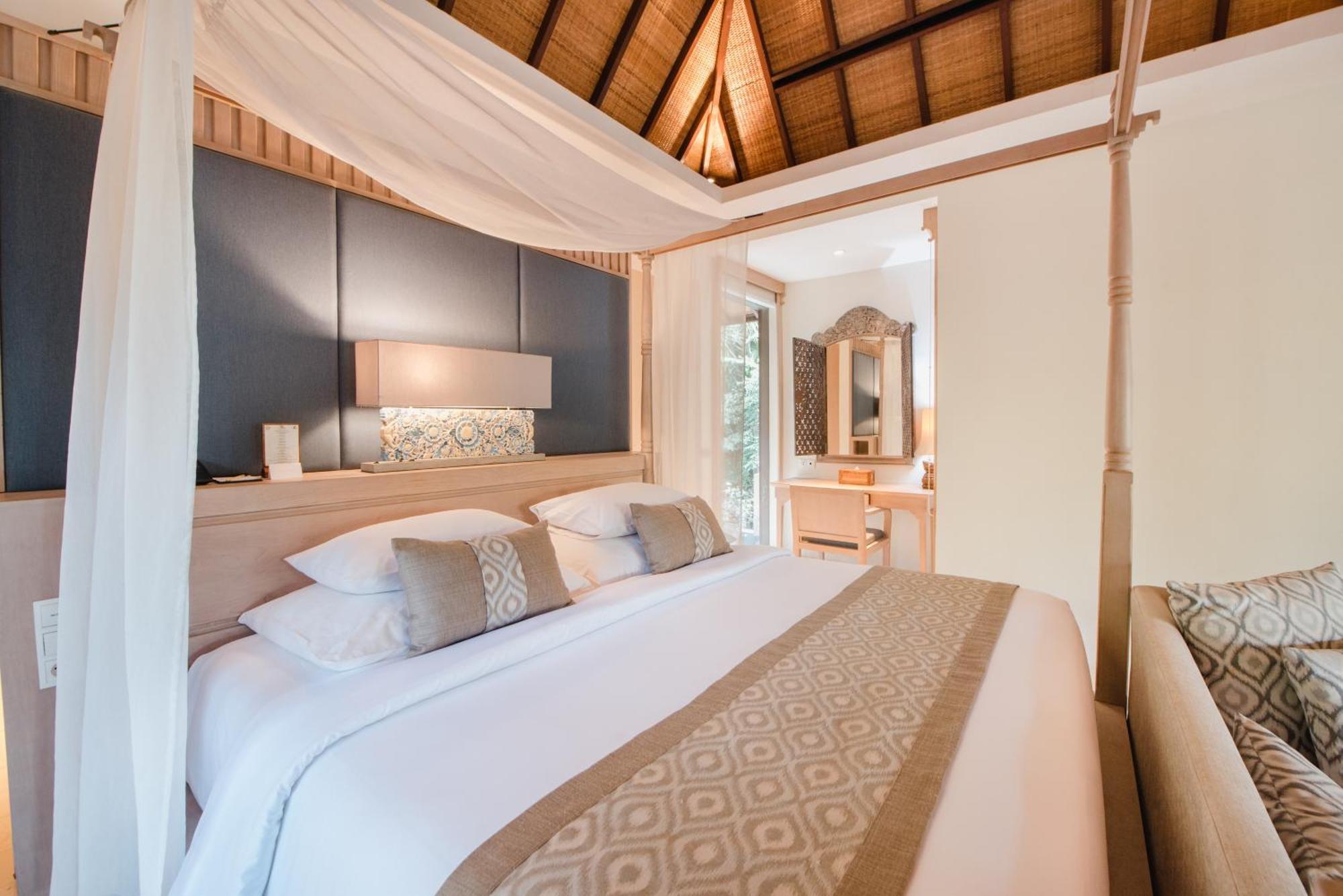Ramayana Suites&Resort Kuta Lombok Exterior foto A bedroom at the resort