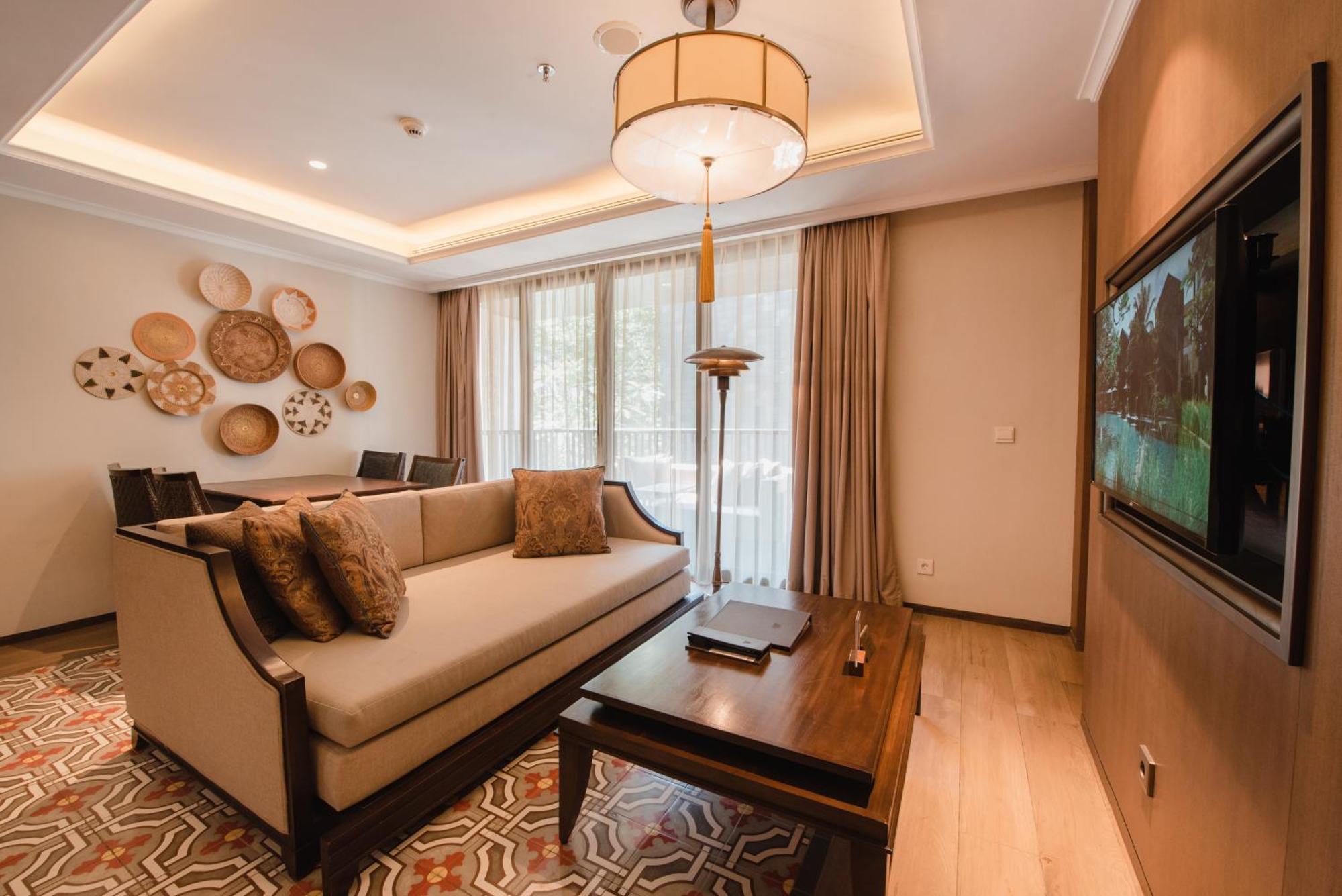 Ramayana Suites&Resort Kuta Lombok Exterior foto Living room of a suite