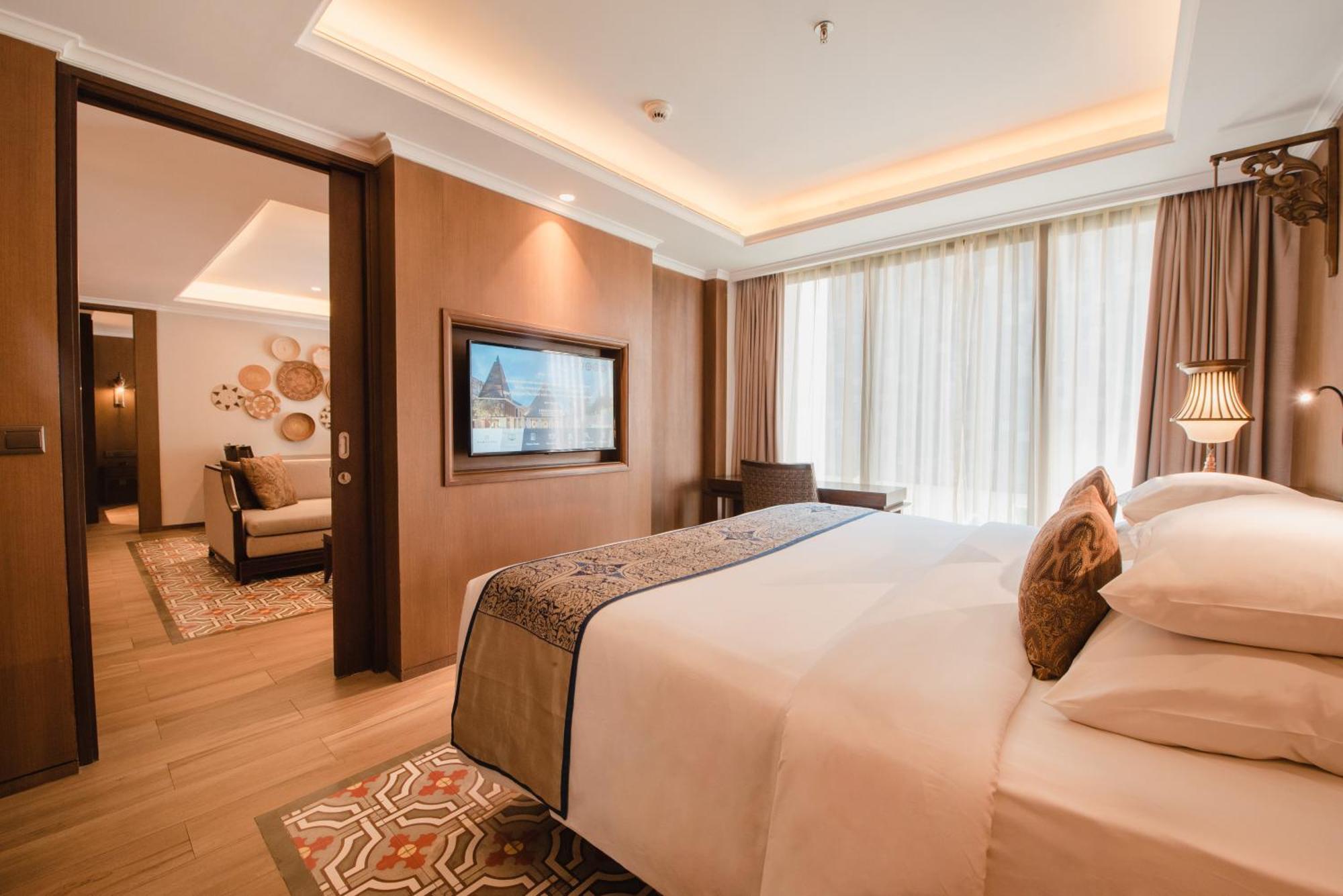 Ramayana Suites&Resort Kuta Lombok Exterior foto Suite at the hotel