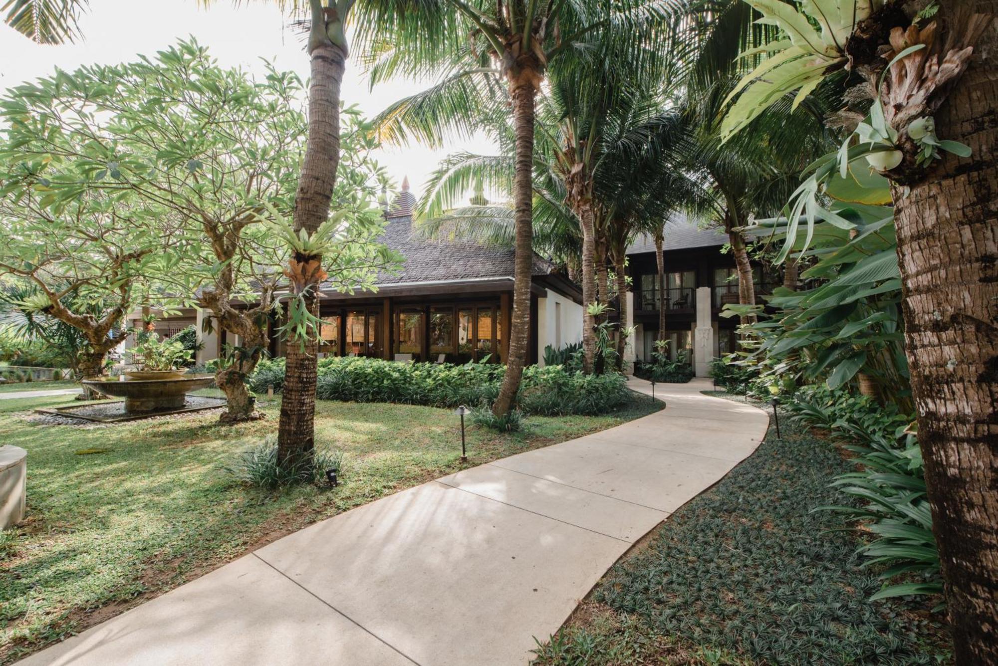 Ramayana Suites&Resort Kuta Lombok Exterior foto The Banyan Tree Spa at the Banyan Tree Hotel, Phuket, Thailand