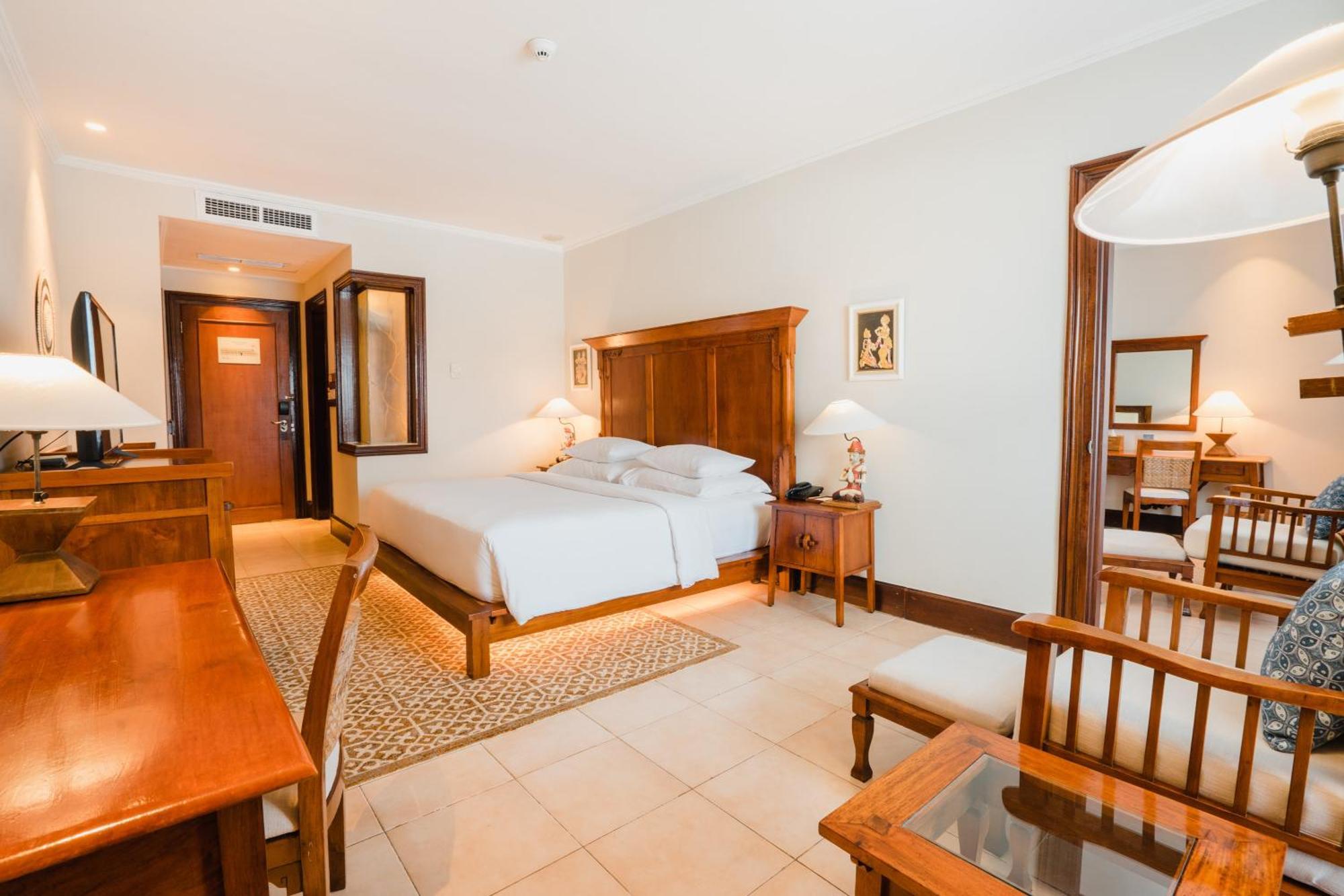Ramayana Suites&Resort Kuta Lombok Exterior foto A room at the Taj Bengal