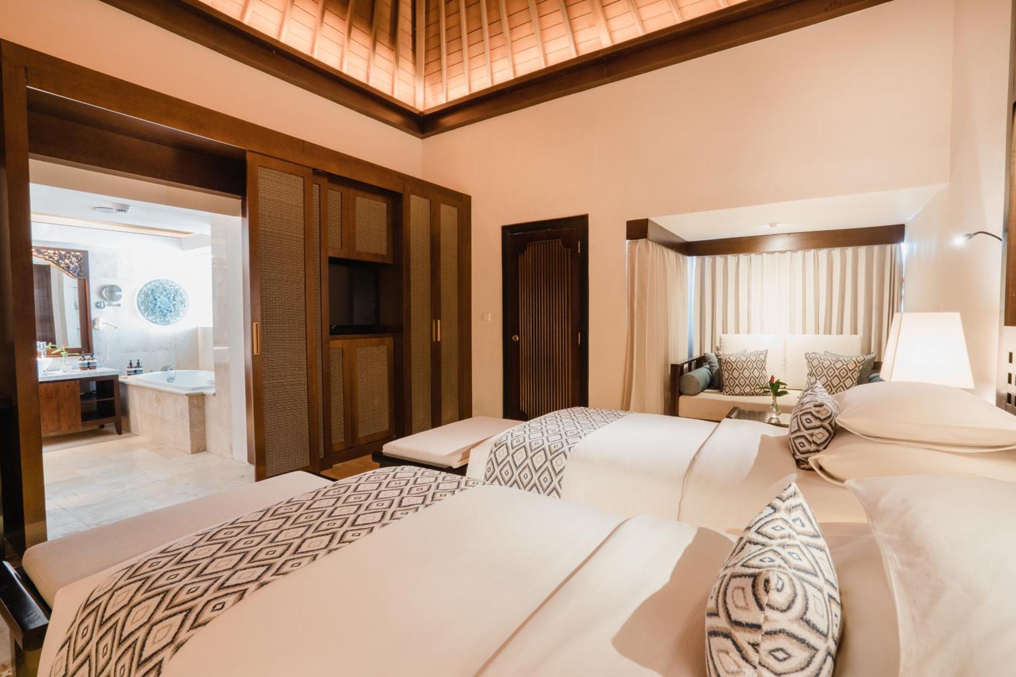Ramayana Suites&Resort Kuta Lombok Exterior foto A bedroom at the resort